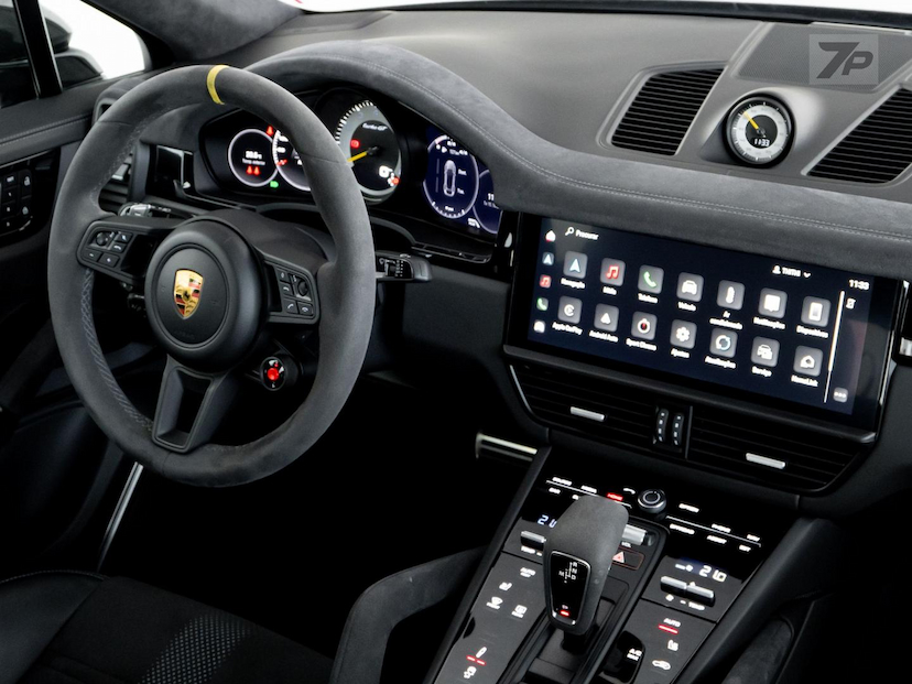 Foto do veículo PORSCHE CAYENNE  GT CP 2022 7.197 KM 1.079.000,00