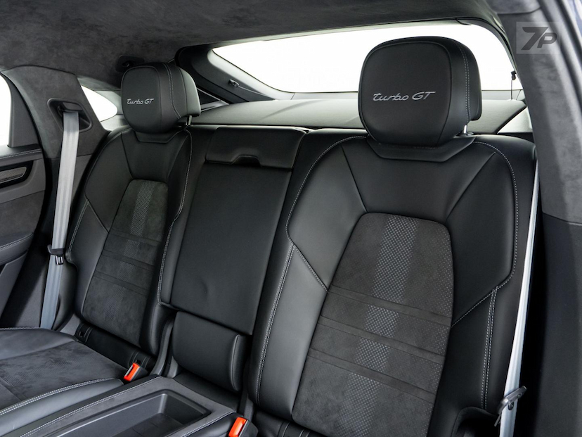 Foto do veículo PORSCHE CAYENNE  GT CP 2022 7.197 KM 1.079.000,00