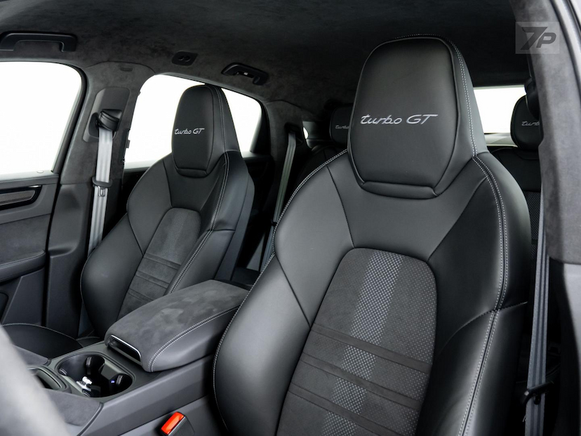 Foto do veículo PORSCHE CAYENNE  GT CP 2022 7.197 KM 1.079.000,00