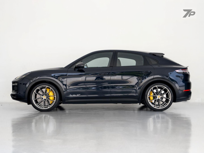 Foto do veículo PORSCHE CAYENNE  GT CP 2022 7.197 KM 1.079.000,00