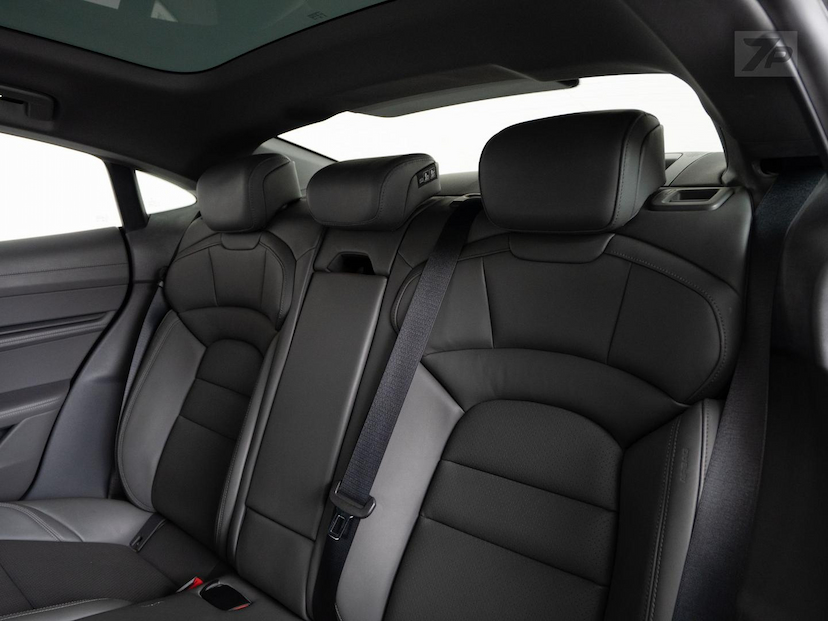 Foto do veículo PORSCHE TAYCAN  4S 2021 15.500 KM 475.900,00