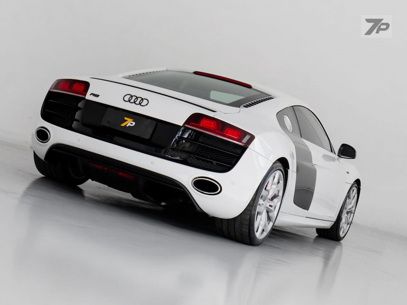 Foto do veículo AUDI R8  5.2 V10 FSI 2011 54.681 KM 565.000,00