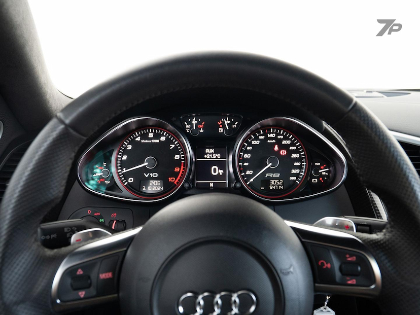 Foto do veículo AUDI R8  5.2 V10 FSI 2011 54.681 KM 565.000,00