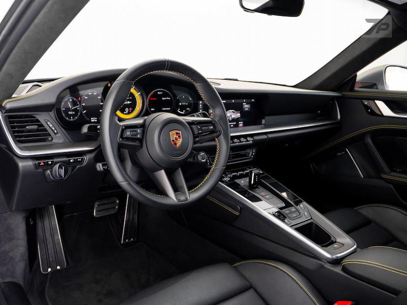 Foto do veículo PORSCHE 911  TURBO S 2021 9.837 KM 1.380.000,00