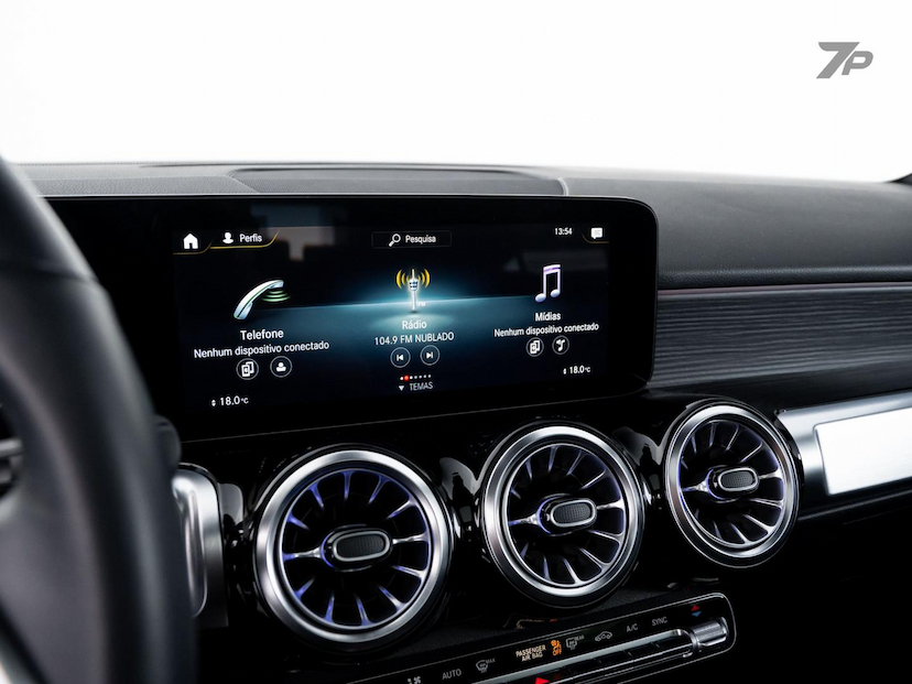 Foto do veículo MERCEDES-BENZ GLB 200 GLB200 PROG 2023 24.312 KM 299.000,00