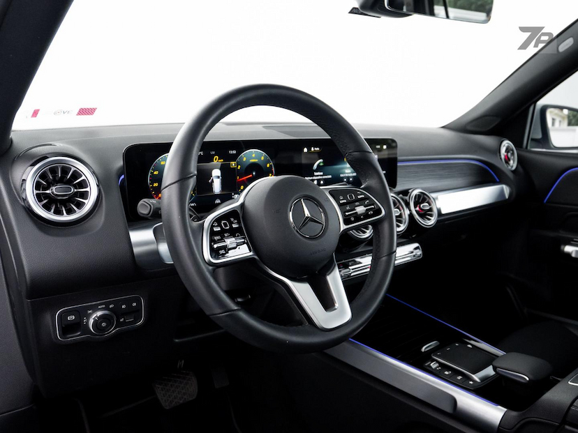 Foto do veículo MERCEDES-BENZ GLB 200 GLB200 PROG 2023 24.312 KM 299.000,00