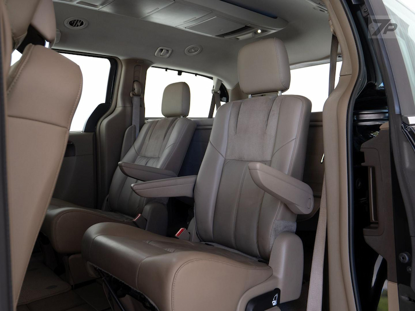 Foto do veículo CHRYSLER TOWN & COUNTRY TOWN COUNTRY 2015 127.556 KM 120.000,00