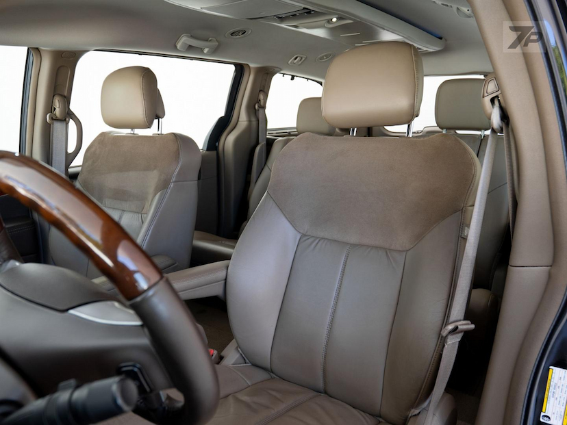 Foto do veículo CHRYSLER TOWN & COUNTRY TOWN COUNTRY 2015 127.556 KM 120.000,00