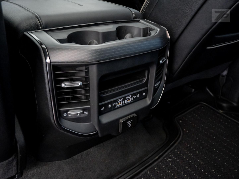 Foto do veículo RAM 1500  LIMITED 5.7 CD 4X4 AUT. 2024 9.103 KM 524.000,00