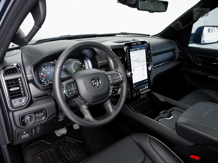 Foto do veículo RAM 1500  LIMITED 5.7 CD 4X4 AUT. 2024 9.103 KM 524.000,00