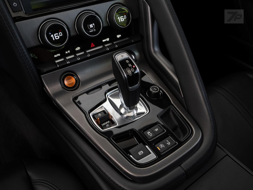Foto do veículo JAGUAR F-TYPE  S 2016 37.589 KM 319.000,00
