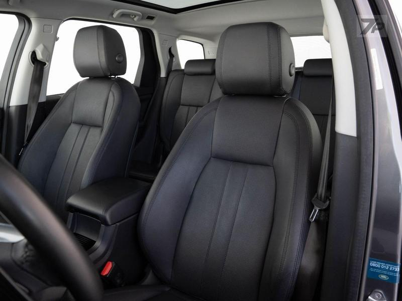 Foto do veículo LAND ROVER DISCOVERY DISC SPT P240 HSE 2018 72.440 KM 139.900,00