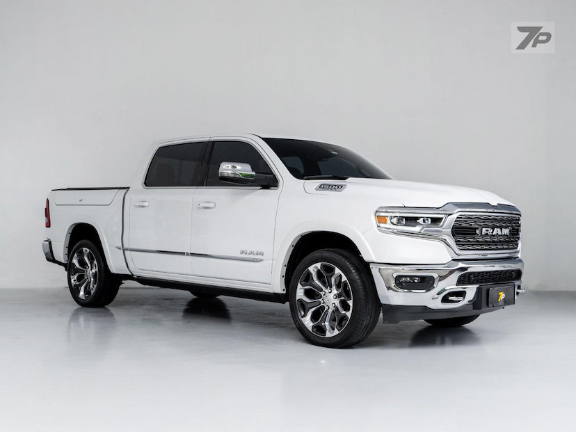 Foto do veículo RAM 1500  LIMITED HEMI 2023 27.903 KM 465.000,00