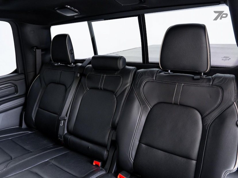 Foto do veículo RAM 1500  LIMITED HEMI 2023 27.903 KM 465.000,00