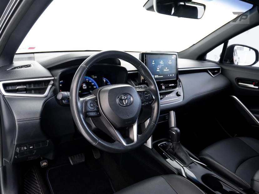 Foto do veículo TOYOTA COROLLA CROSS  XRV 1.8 16V AUT.(HÍBRIDO) 2023 24.750 KM 159.000,00
