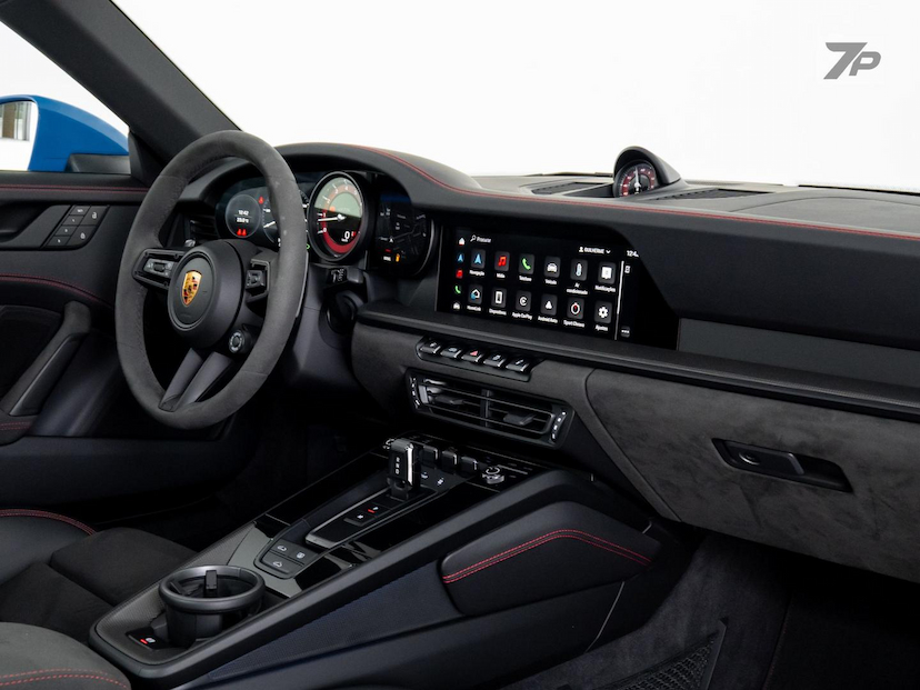 Foto do veículo PORSCHE 911  CAR 4GTS 2023 3.494 KM 1.099.000,00