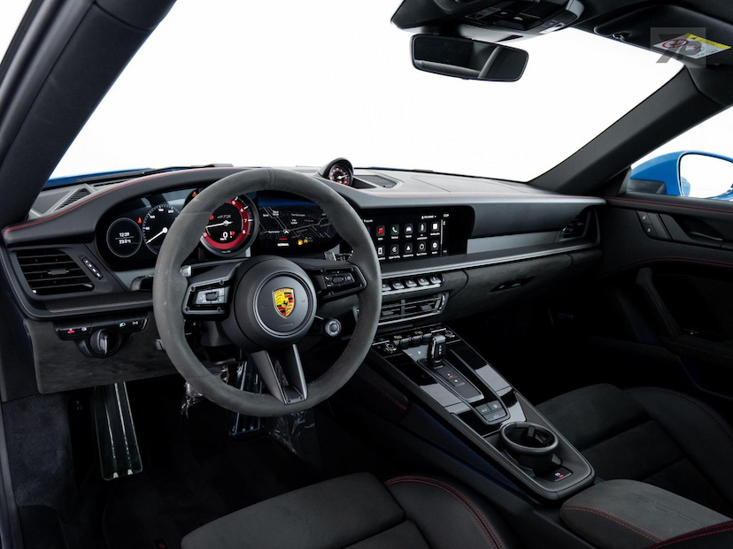 Foto do veículo PORSCHE 911  CAR 4GTS 2023 3.494 KM 1.099.000,00