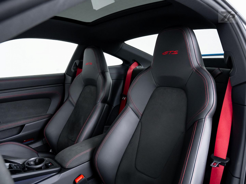 Foto do veículo PORSCHE 911  CAR 4GTS 2023 3.494 KM 1.099.000,00