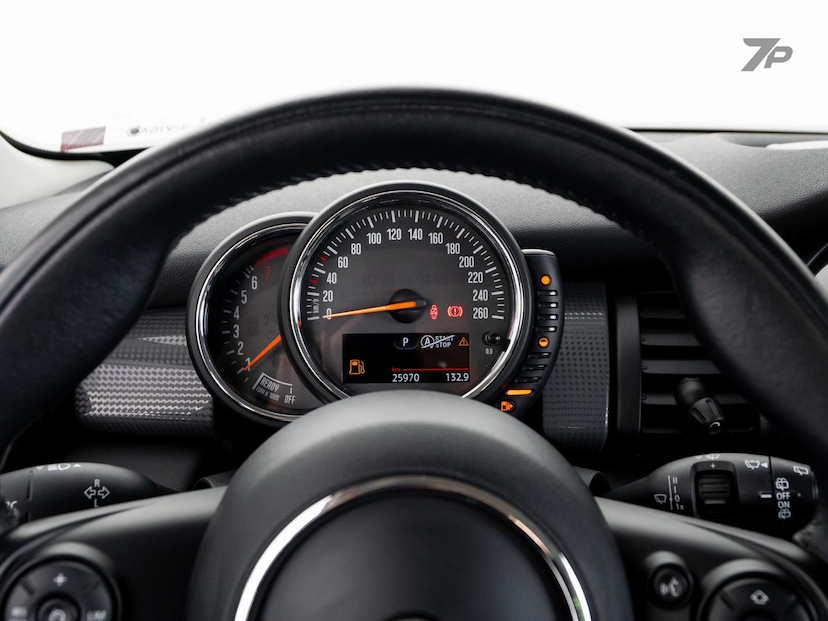 Foto do veículo MINI COOPER  1.5 TURBO 12V 3P AUT 2017 25.969 KM 96.000,00