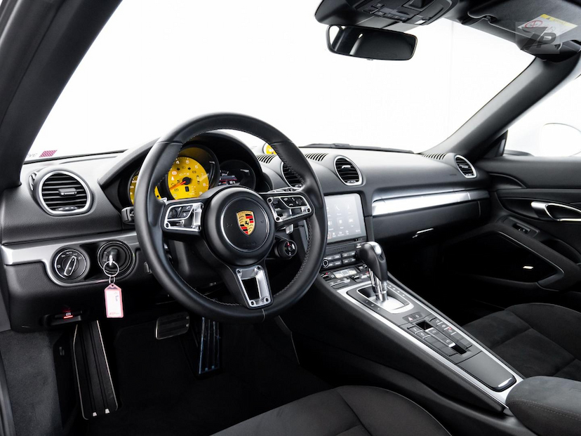 Foto do veículo PORSCHE BOXSTER  GTS4.0 2021 22.549 KM 678.900,00