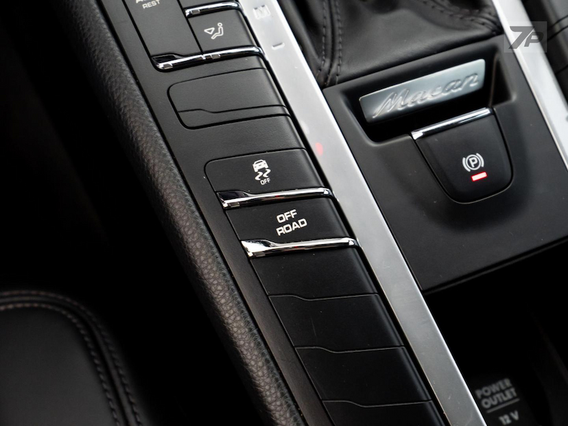 Foto do veículo PORSCHE MACAN  S 2020 32.678 KM 428.000,00