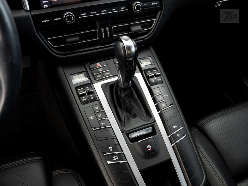 Foto do veículo PORSCHE MACAN  S 2020 32.678 KM 428.000,00