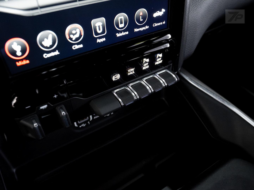 Foto do veículo RAM 2500  LARAMIE NIGHT EDITION 2020 40.422 KM 349.800,00
