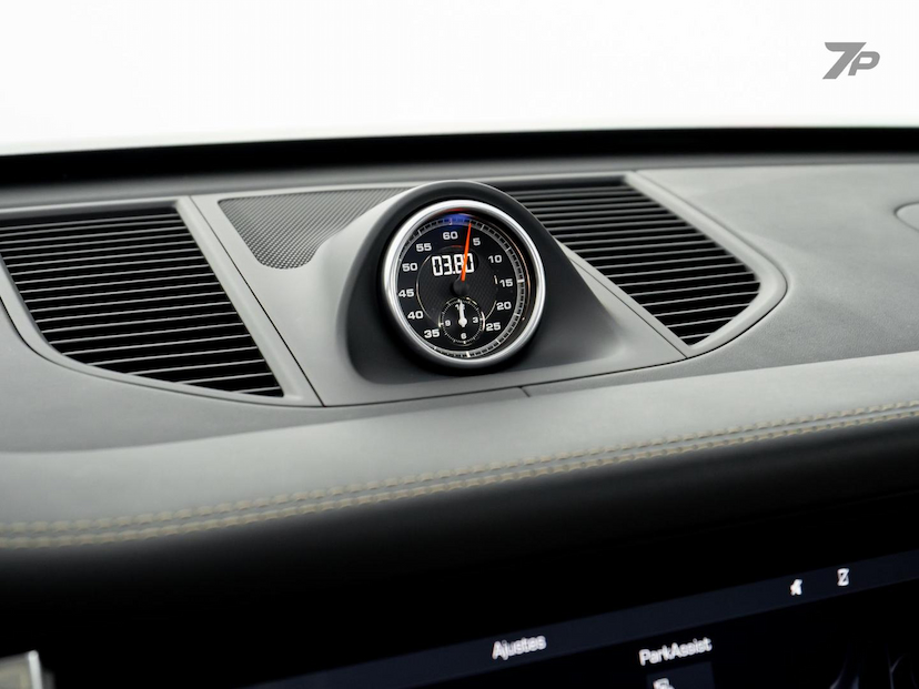 Foto do veículo PORSCHE MACAN  2021 29.083 KM 428.500,00