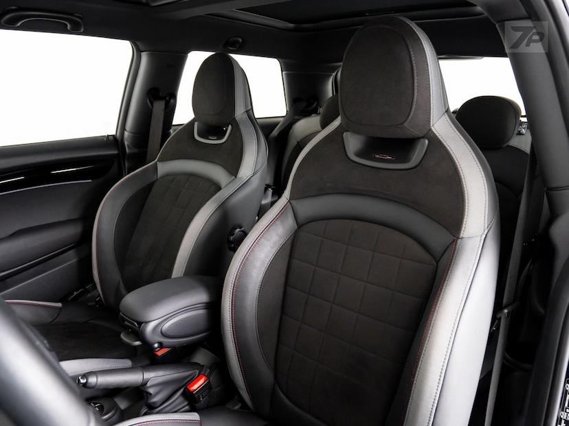 Foto do veículo MINI JOHN COOPER WORKS COOPER 2.0 16V TWINPOWER GASOLINA  2023 3.075 KM 239.000,00
