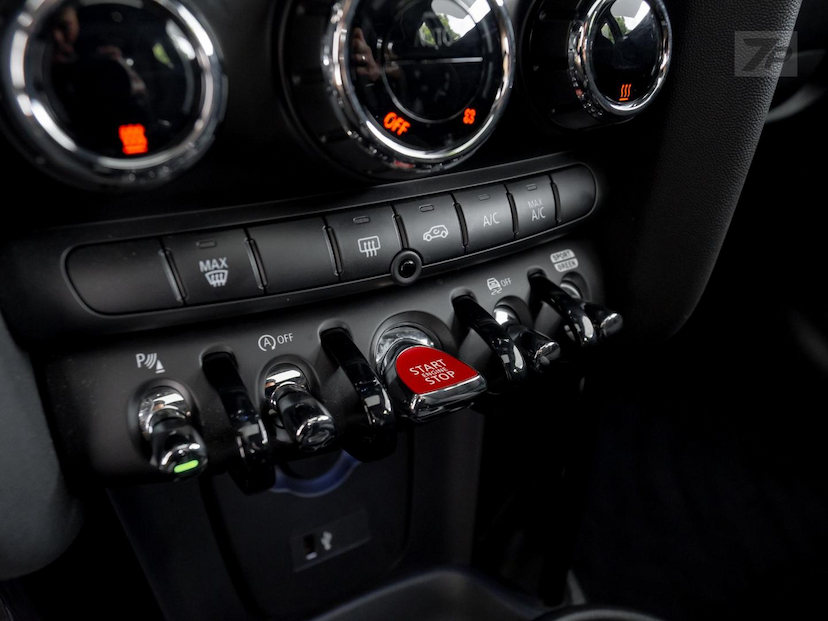 Foto do veículo MINI JOHN COOPER WORKS COOPER 2.0 16V TWINPOWER GASOLINA  2023 3.075 KM 239.000,00
