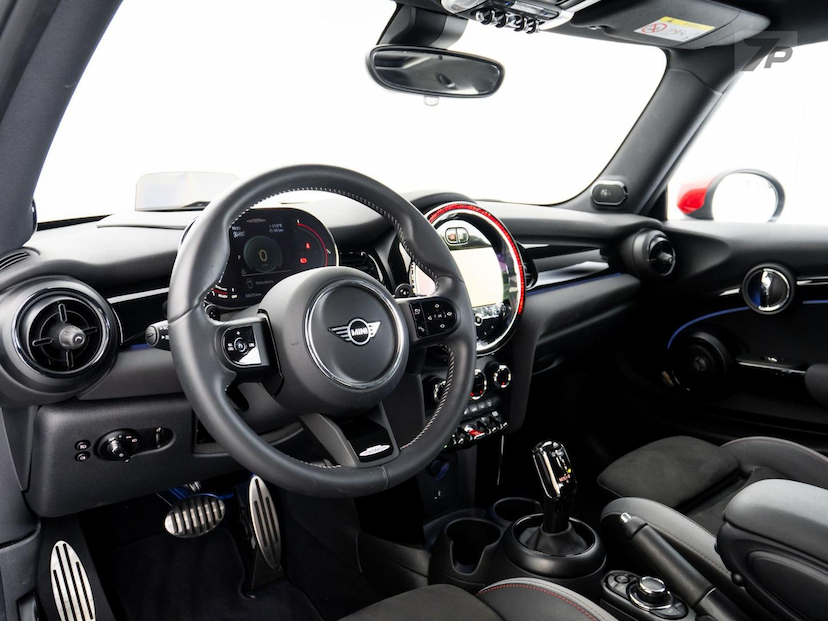 Foto do veículo MINI JOHN COOPER WORKS COOPER 2.0 16V TWINPOWER GASOLINA  2023 3.075 KM 239.000,00