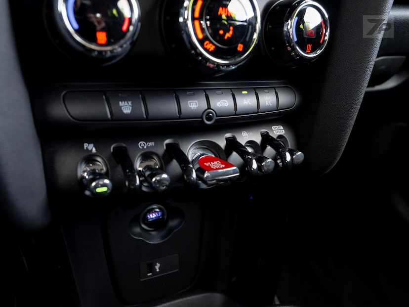 Foto do veículo MINI JOHN COOPER WORKS COOPER JOHN WORKS 25K EDIT. 2.0 TURBO 3P 2024 4.984 KM 280.000,00