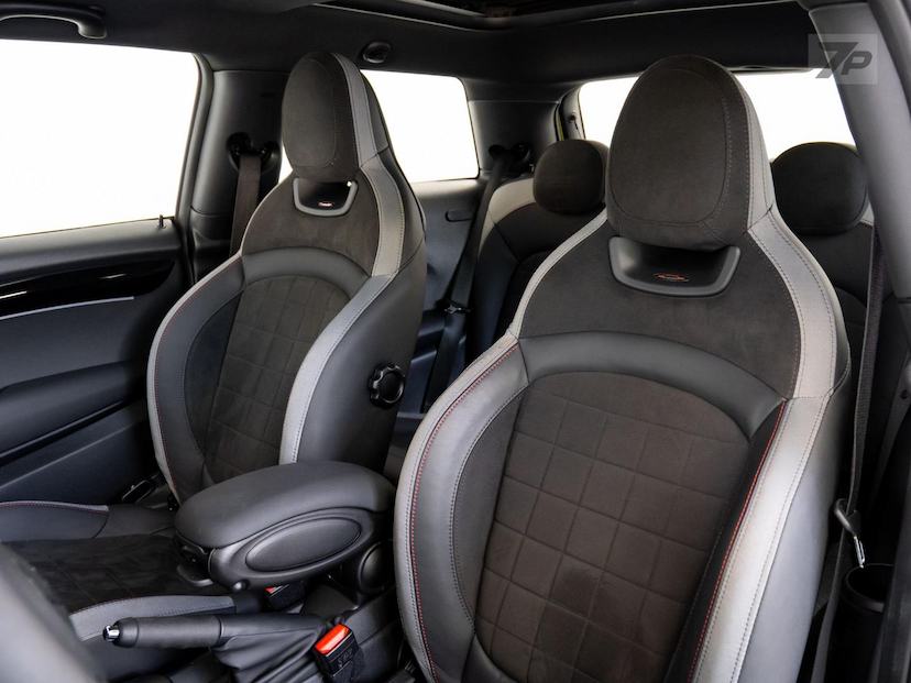 Foto do veículo MINI JOHN COOPER WORKS COOPER JOHN WORKS 25K EDIT. 2.0 TURBO 3P 2024 4.984 KM 280.000,00