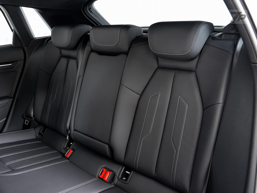 Foto do veículo AUDI A3  SPORTB. PERF. BLACK 2.0 S-TRON 2023 13.646 KM 239.800,00