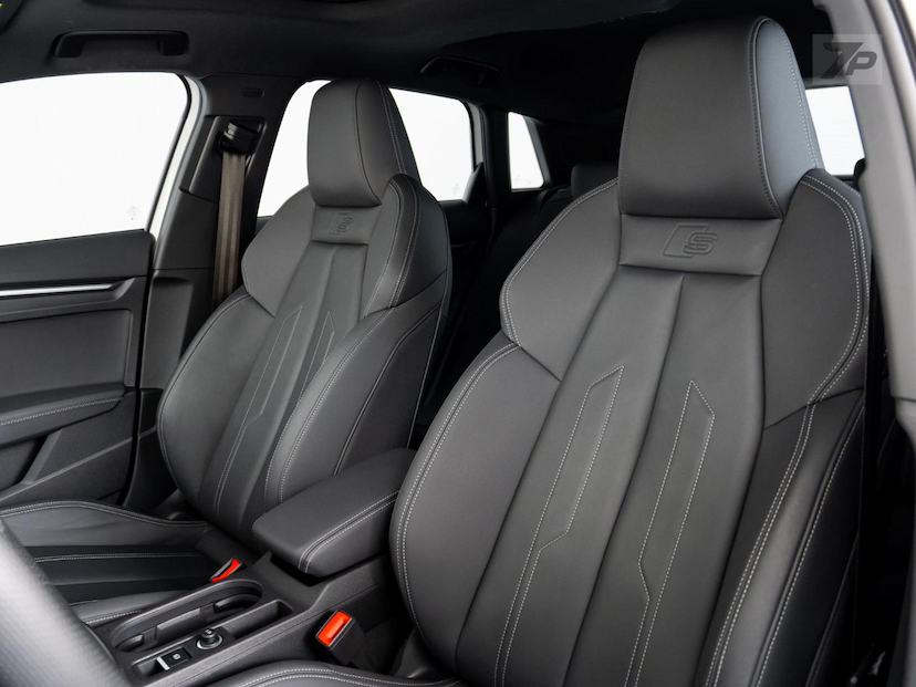 Foto do veículo AUDI A3  SPORTB. PERF. BLACK 2.0 S-TRON 2023 13.646 KM 239.800,00