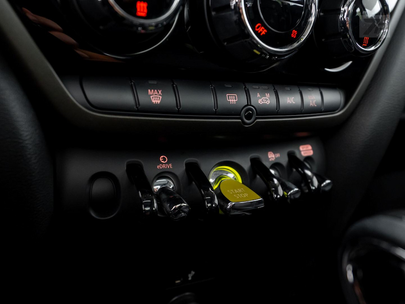 Foto do veículo MINI COUNTRYMAN COOPER  S E ALL4 1.5 HÍBRIDO 2023 18.515 KM 238.900,00