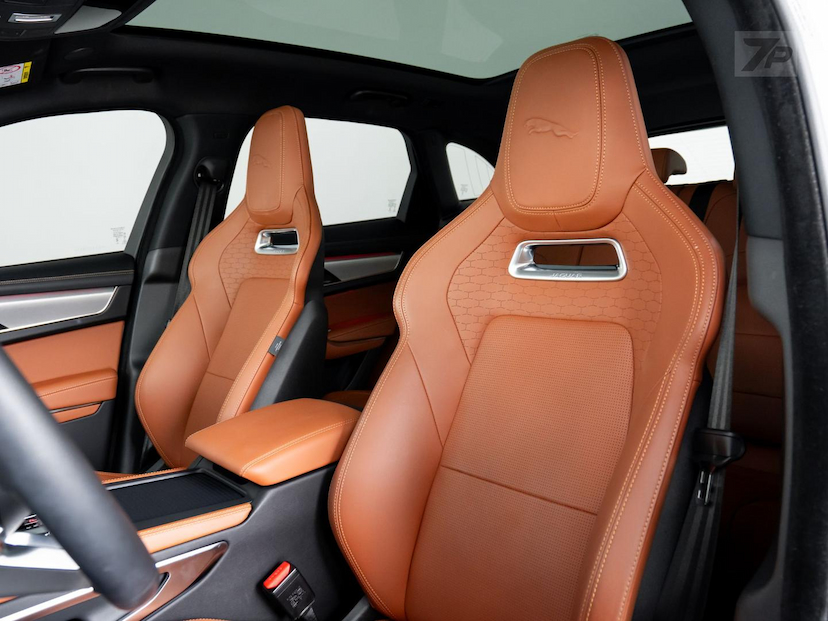 Foto do veículo JAGUAR F-PACE  PHEV R-DYNAMIC SE 2024 2.930 KM 468.000,00
