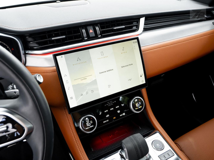 Foto do veículo JAGUAR F-PACE  PHEV R-DYNAMIC SE 2024 2.930 KM 468.000,00
