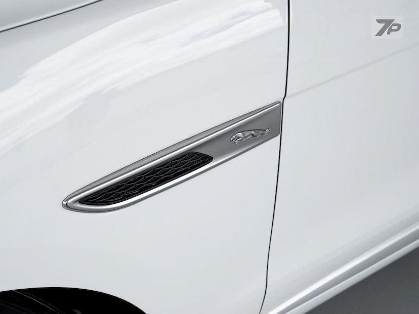 Foto do veículo JAGUAR F-PACE  PHEV R-DYNAMIC SE 2024 2.930 KM 468.000,00