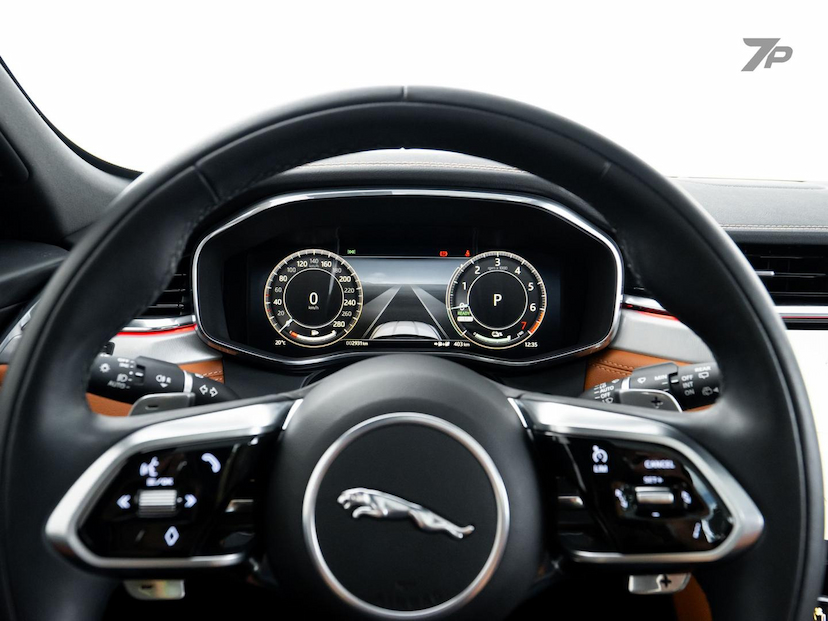 Foto do veículo JAGUAR F-PACE  PHEV R-DYNAMIC SE 2024 2.930 KM 468.000,00