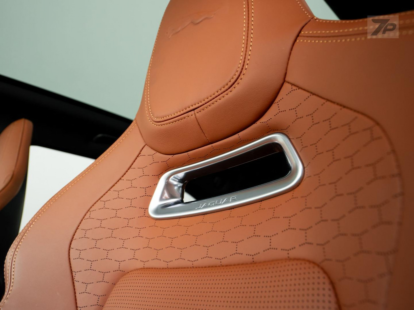 Foto do veículo JAGUAR F-PACE  PHEV R-DYNAMIC SE 2024 2.930 KM 468.000,00