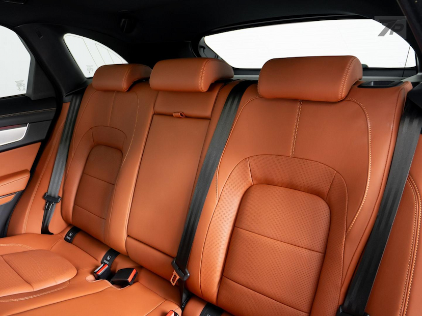 Foto do veículo JAGUAR F-PACE  PHEV R-DYNAMIC SE 2024 2.930 KM 468.000,00