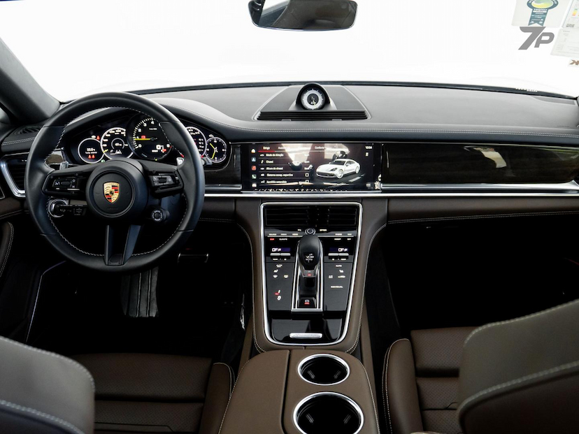 Foto do veículo PORSCHE PANAMERA  4SEHY 2023 2.486 KM 759.000,00