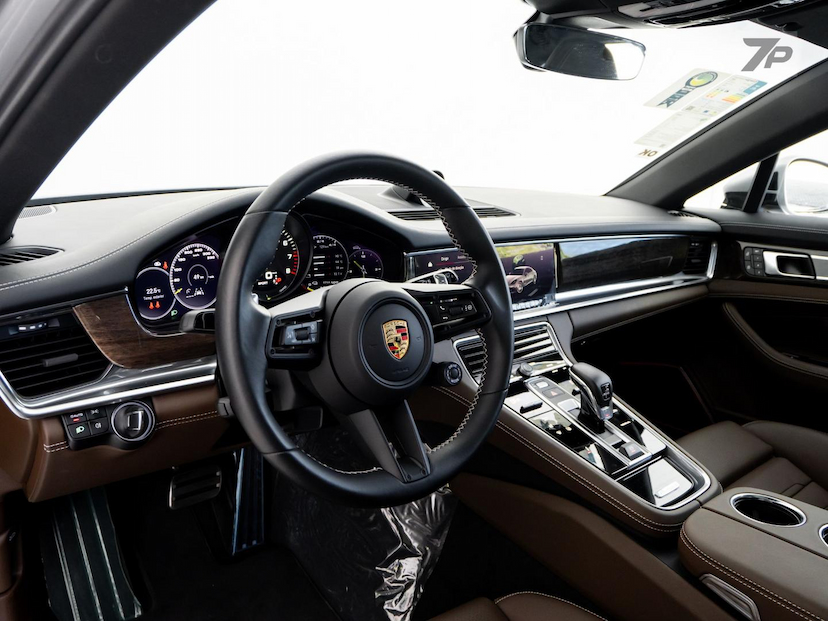Foto do veículo PORSCHE PANAMERA  4SEHY 2023 2.486 KM 759.000,00