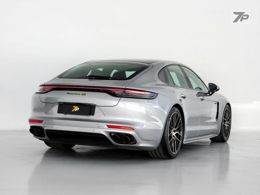 Foto do veículo PORSCHE PANAMERA  4SEHY 2023 2.486 KM 759.000,00