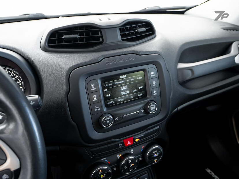 Foto do veículo JEEP RENEGADE  1.8 16V FLEX LONGITUDE 4P AUTOMATICO 2016 106.330 KM 67.700,00