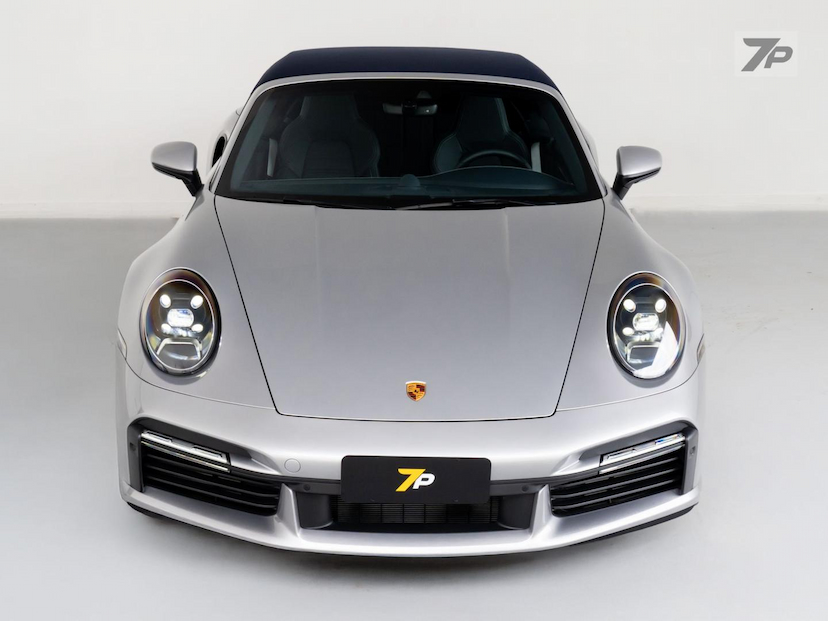 Foto do veículo PORSCHE 911  TURBO CAB 2024 988 KM 1.680.000,00