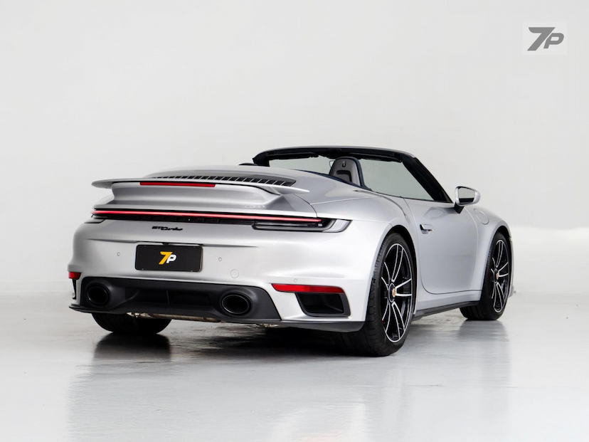 Foto do veículo PORSCHE 911  TURBO CAB 2024 988 KM 1.680.000,00