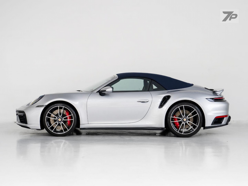 Foto do veículo PORSCHE 911  TURBO CAB 2024 988 KM 1.680.000,00