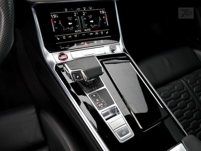 Foto do veículo AUDI RS6  AV 4.0TFSI 2021 17.480 KM 879.500,00